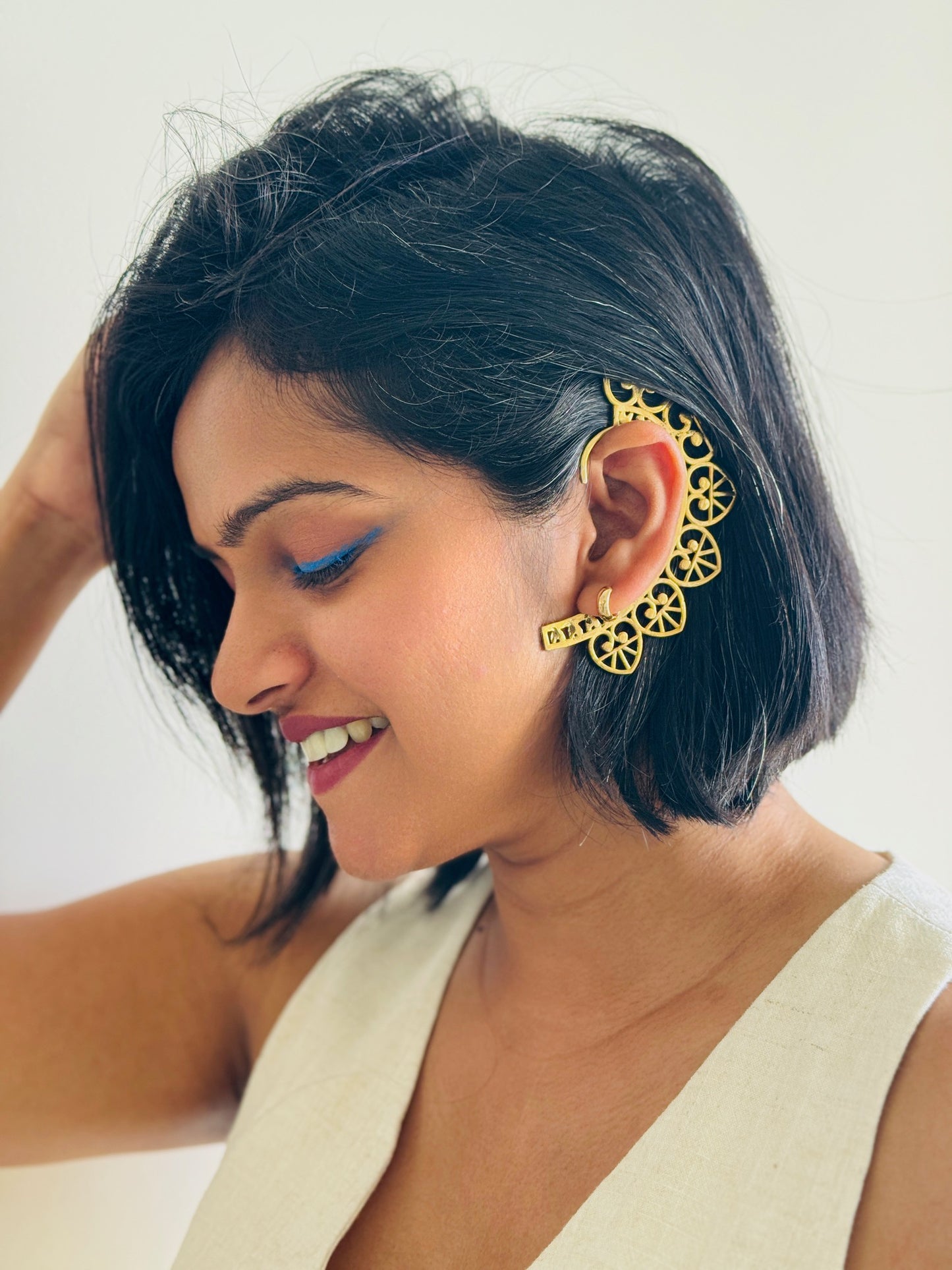 Ear cuff in gold tone