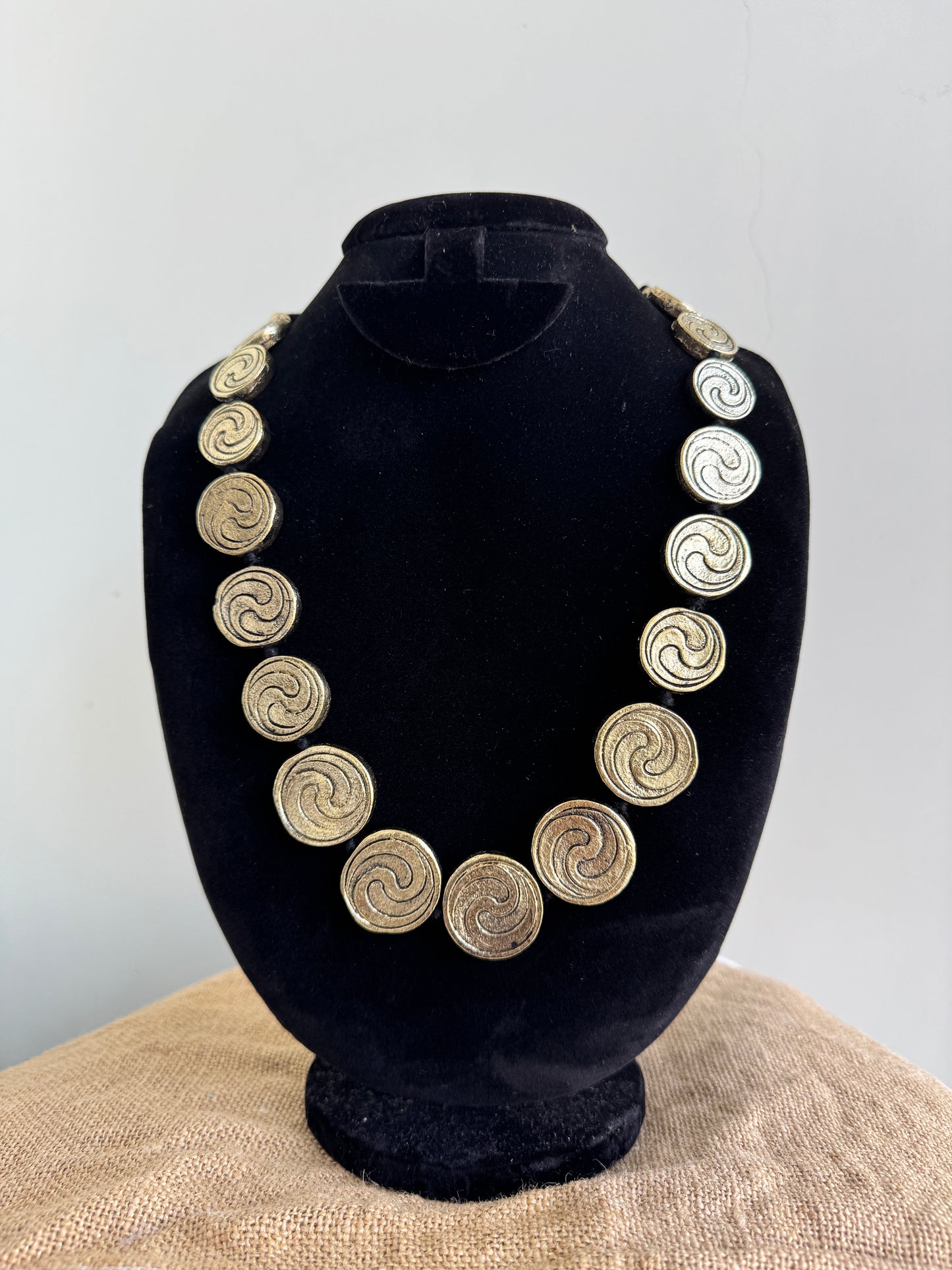 Ying yang metal necklace with adjustable cord - Gold