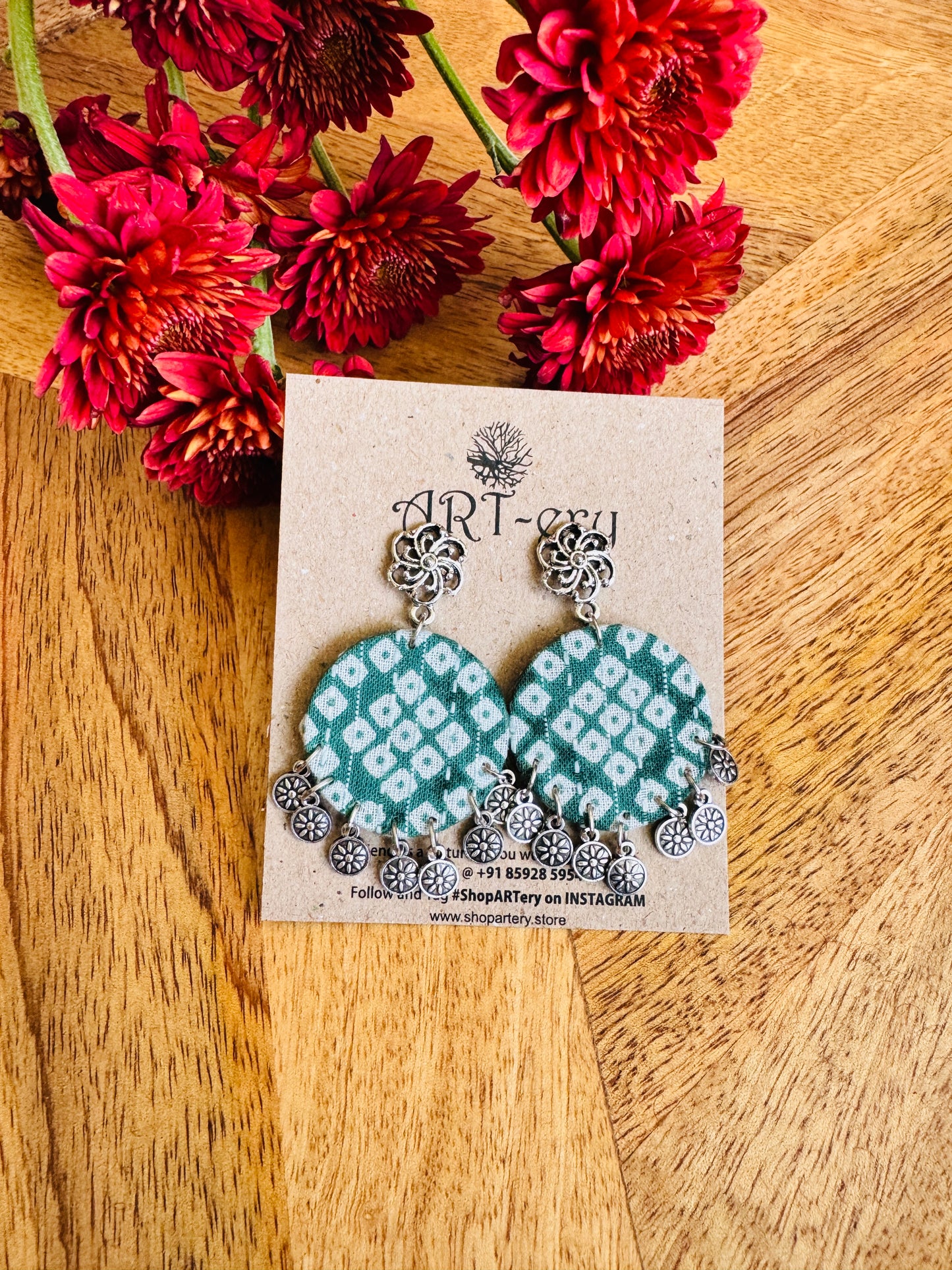 Fabric earrings - Light green earrings Bandini
