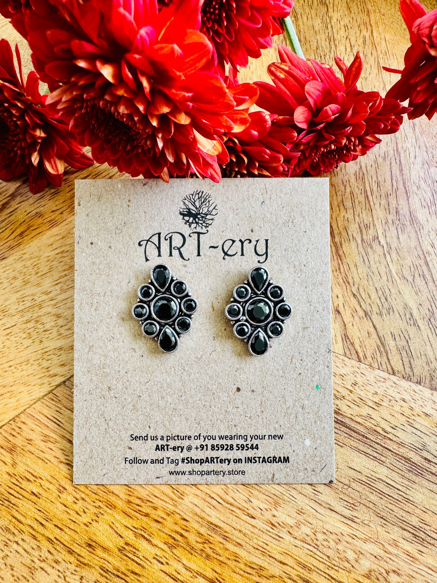 Diamond shaped oxidised silver stone earring - Black