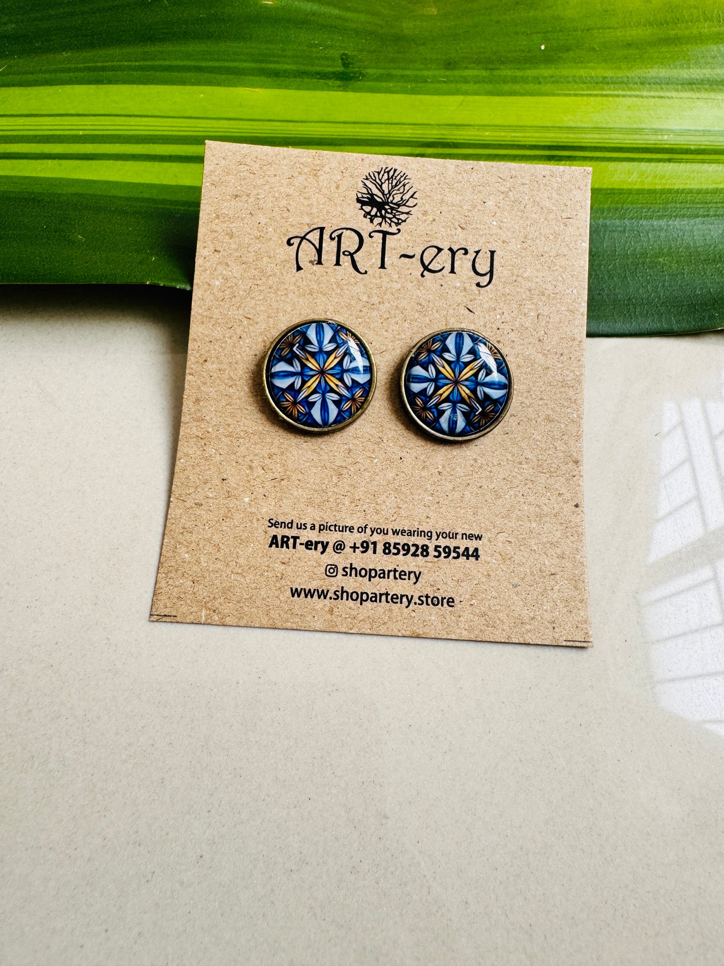 Resin ear stud - Mandala blue earrings