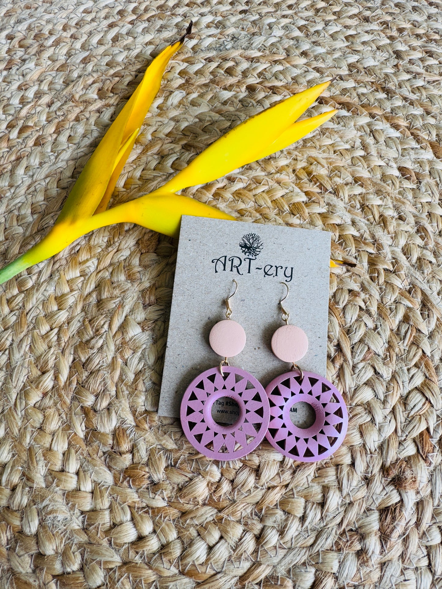 Lightweight wooden pastel earring - Pink