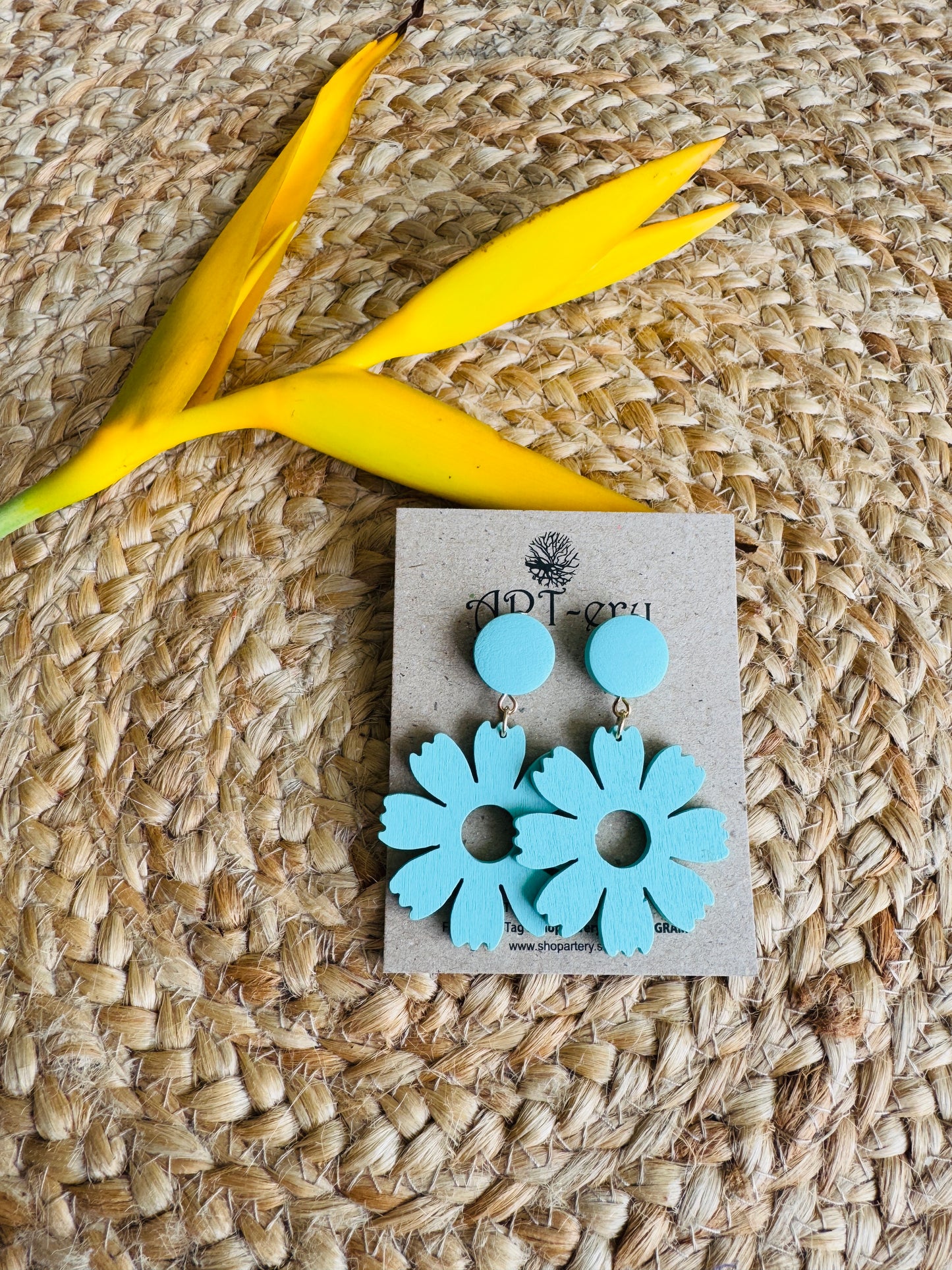 Lightweight wooden pastel earring - Floral Sky Blue