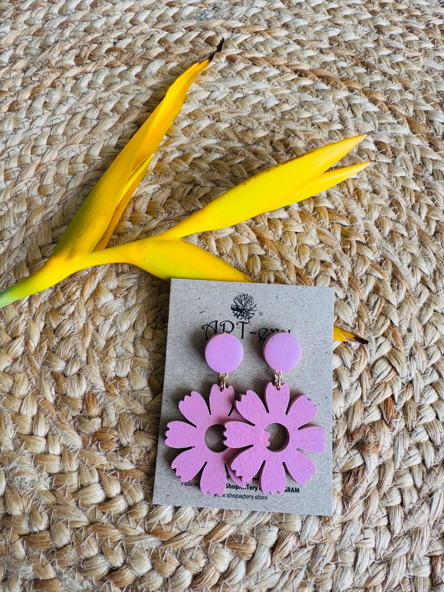 Lightweight wooden pastel earring - Floral Pink