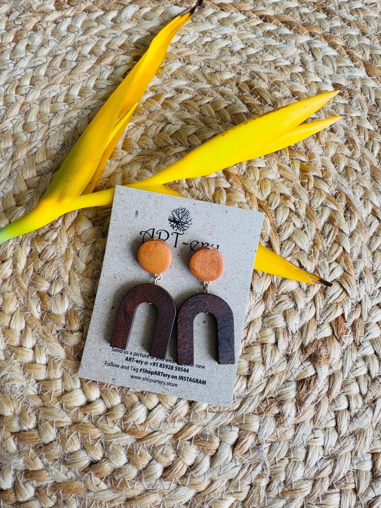 Lightweight wooden pastel earring - Deep Brown geometric