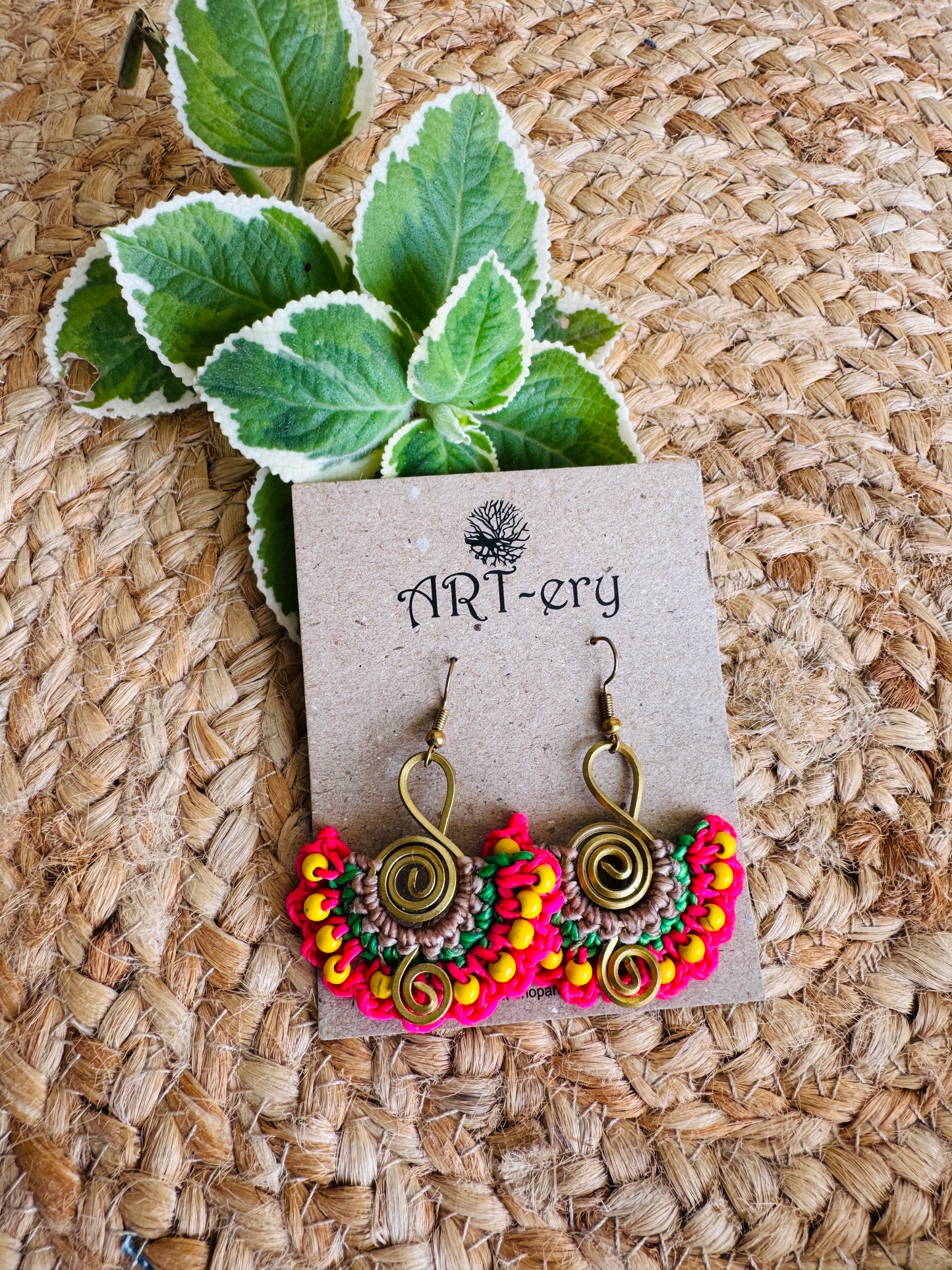 Far East collection - Pink Metal wire and cord earrings