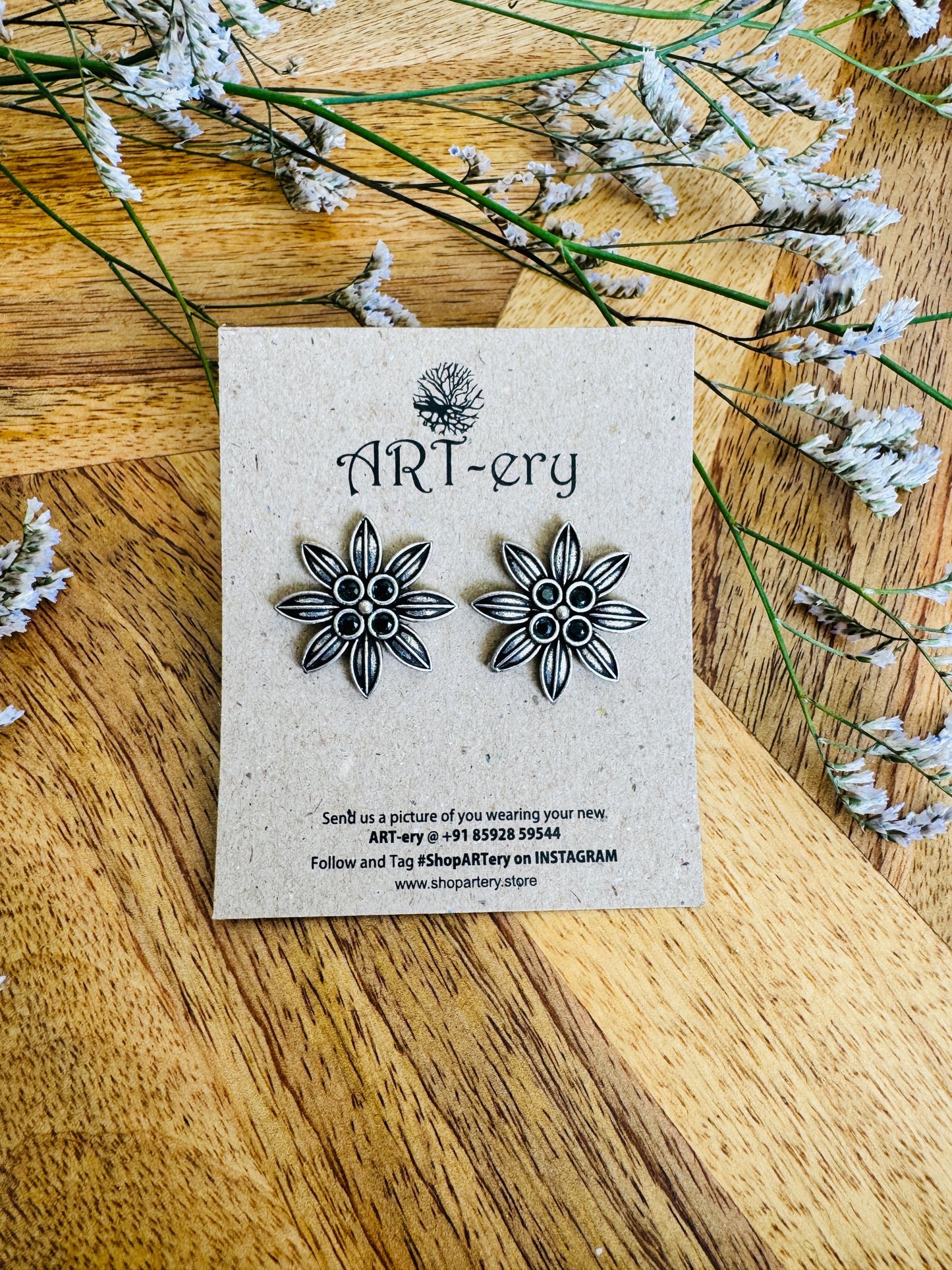 Oxidised silver flower stud - Black