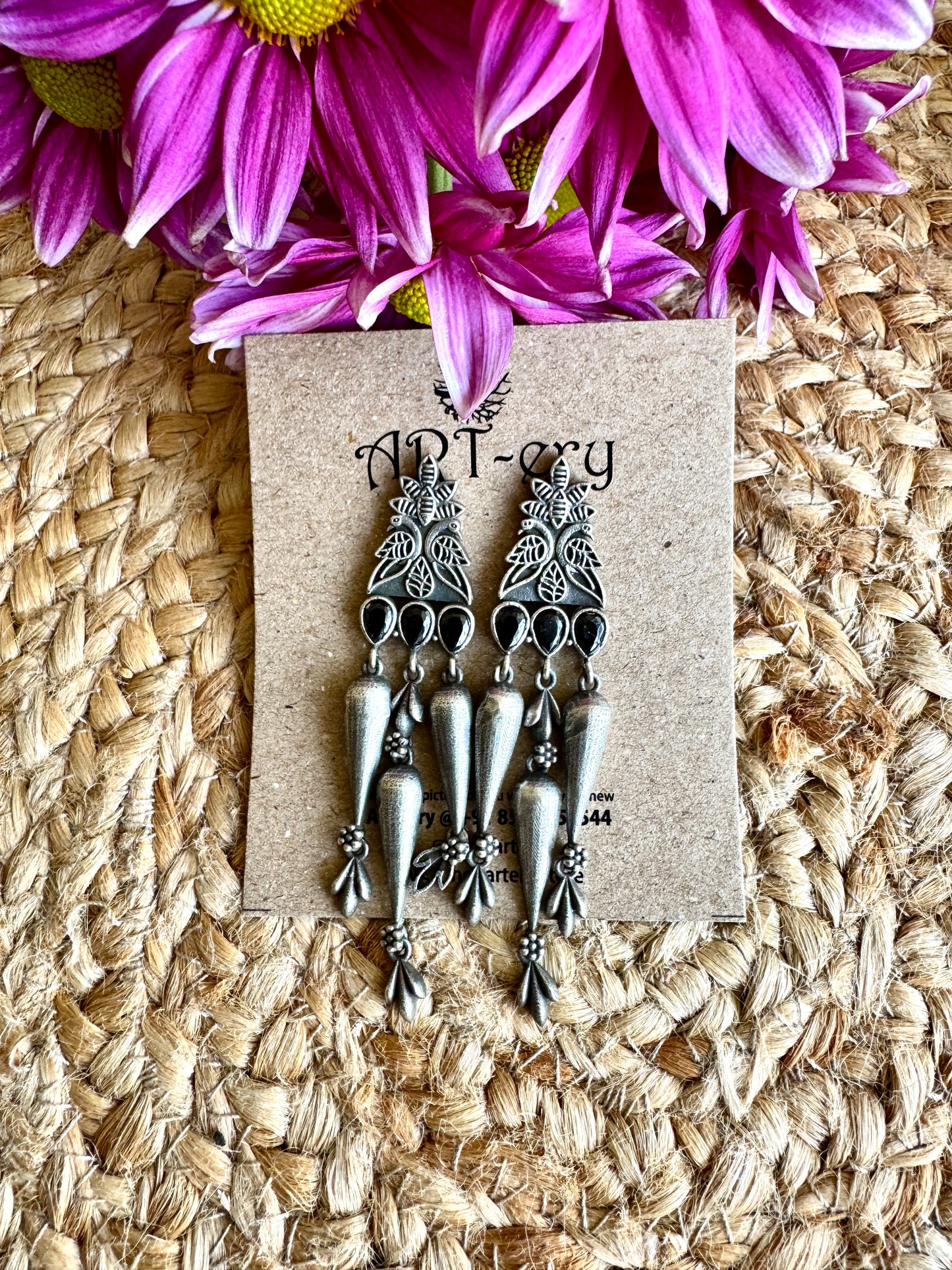 Look alike silver dangler - Black