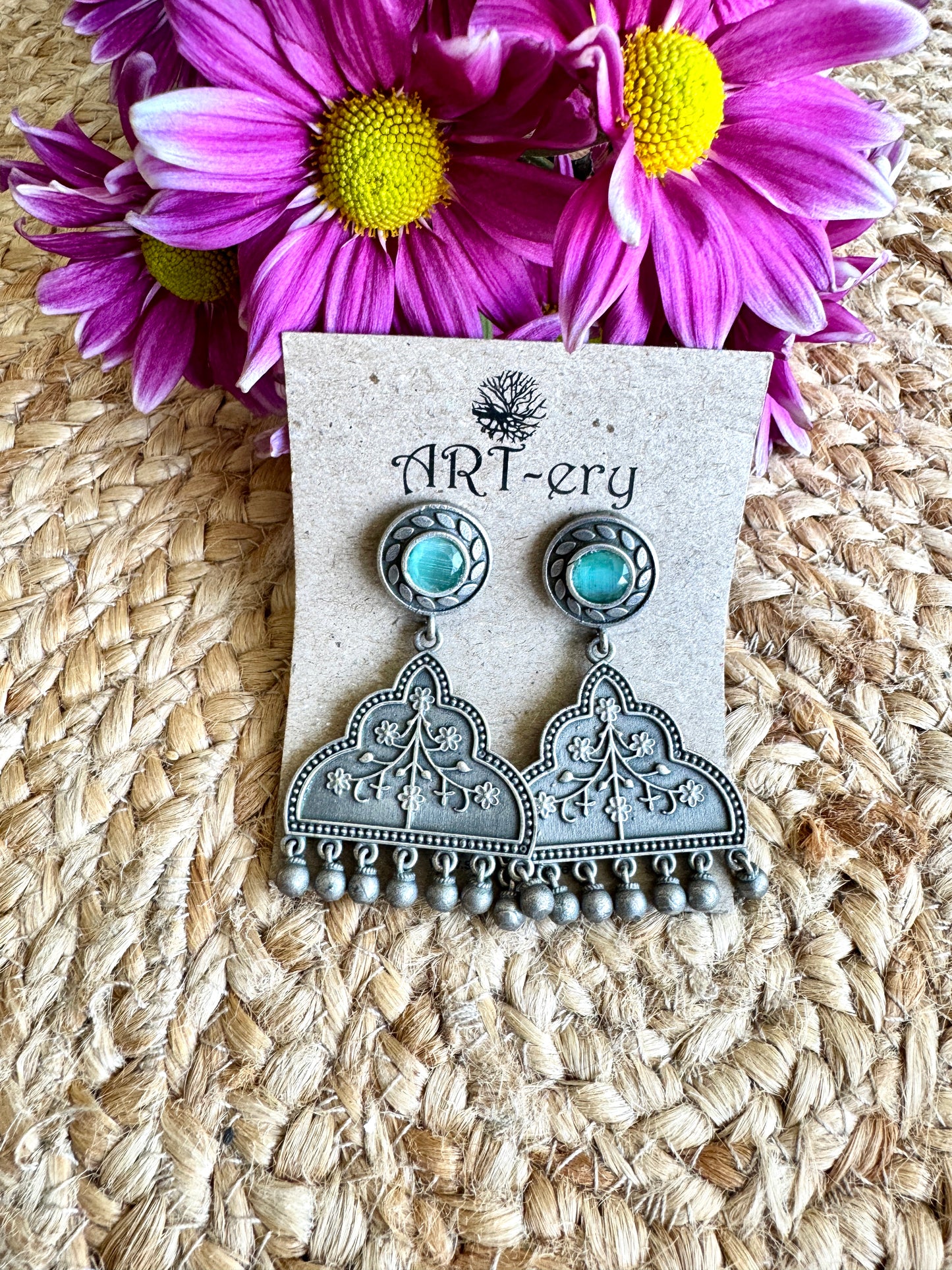 Triangle danglers - Pastel green