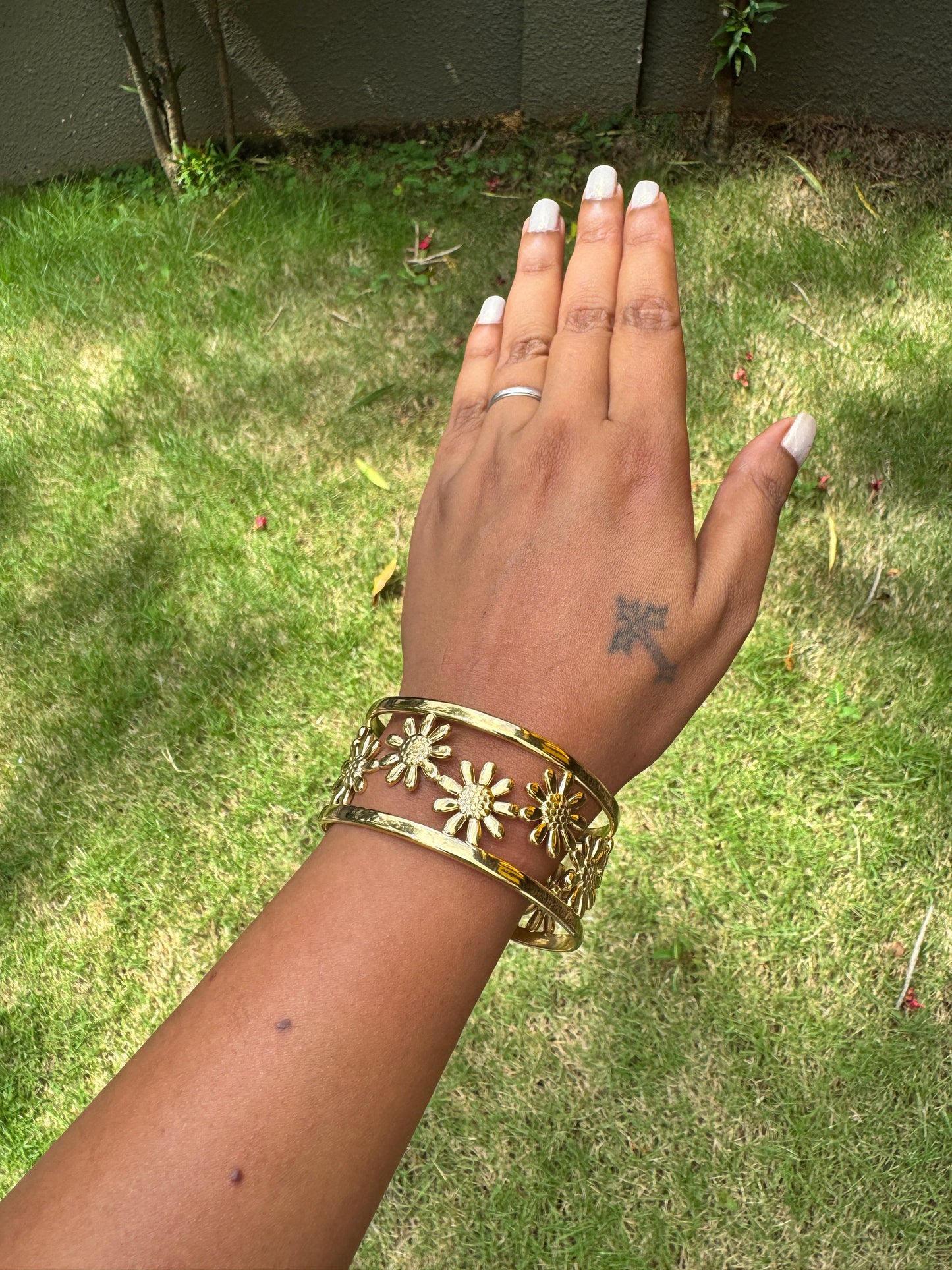 Flower band arm cuff - Gold