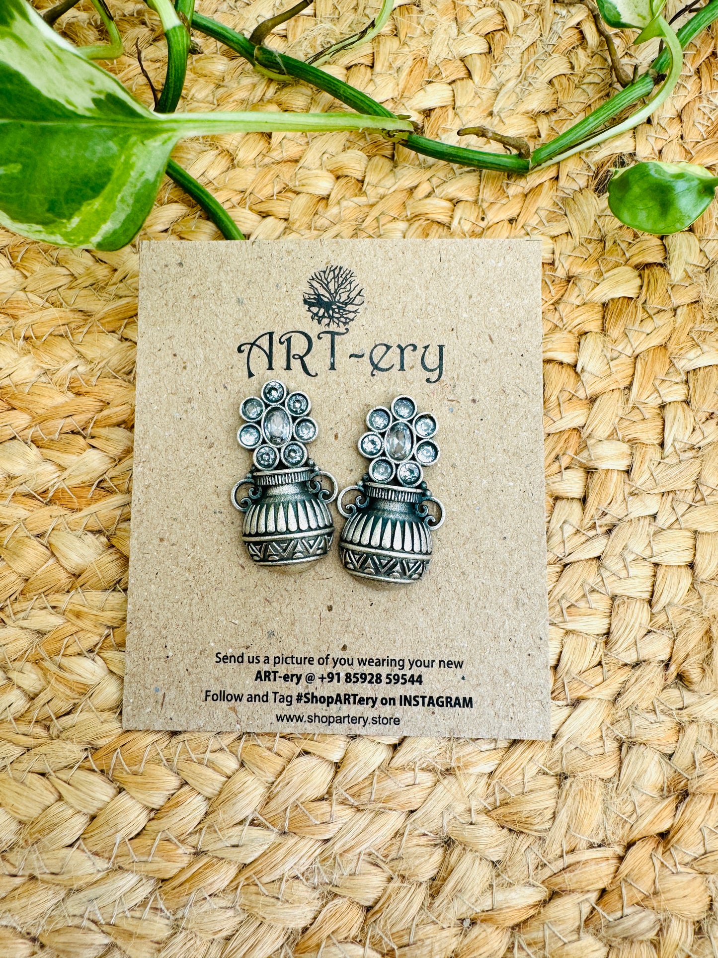 Pot and flower earrings from ART-ery - White