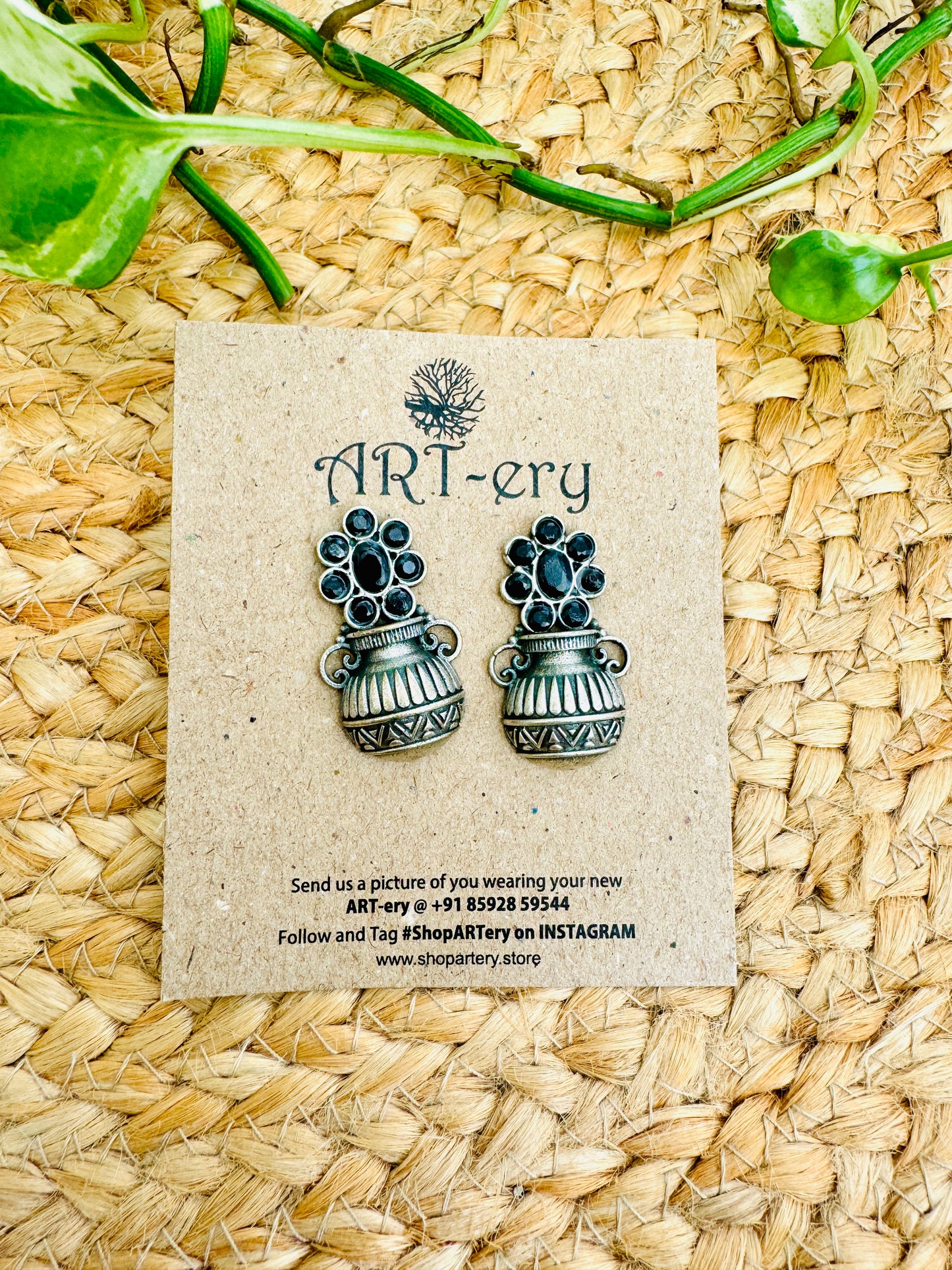 Pot and flower earrings from ART-ery - Black