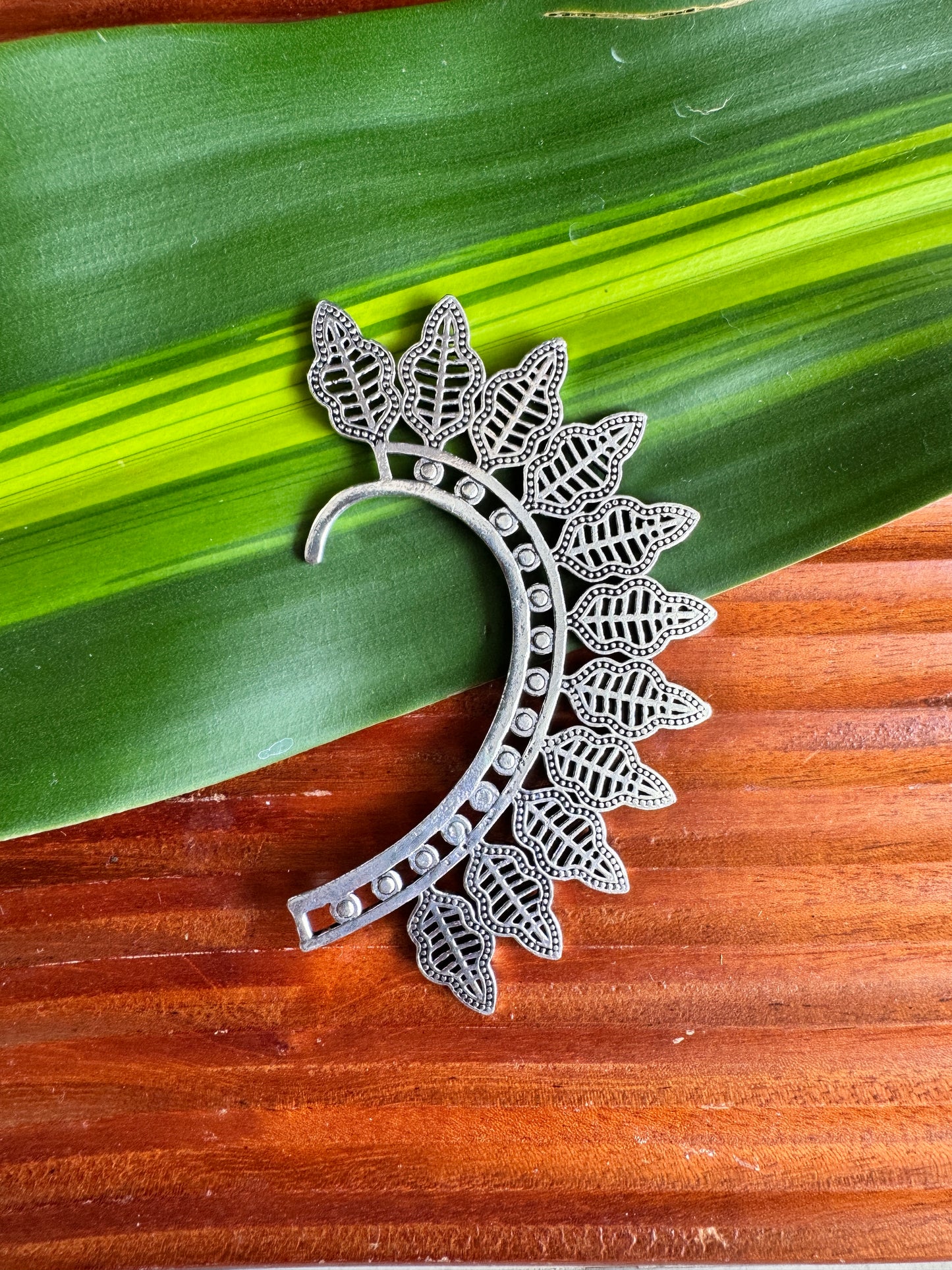 Ear cuff in Silver tone Feather