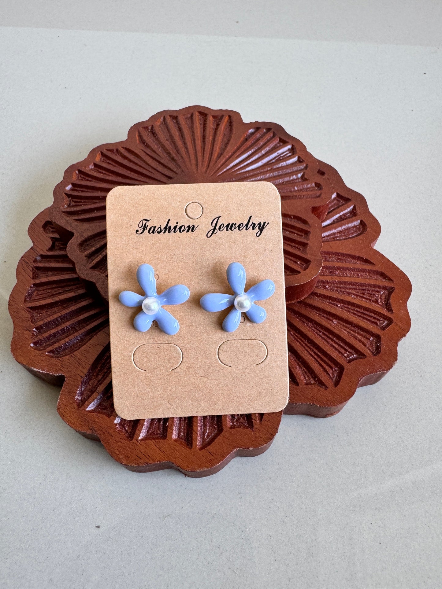 Elegant Blue Pearl Flower Stud Earrings