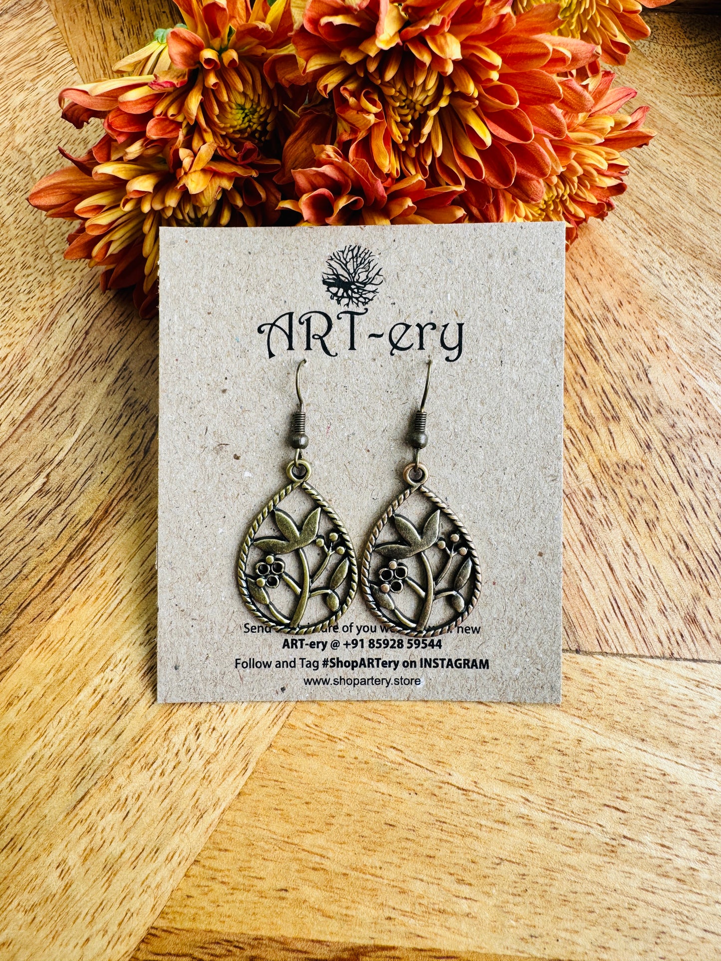 Filigree leaf earrings