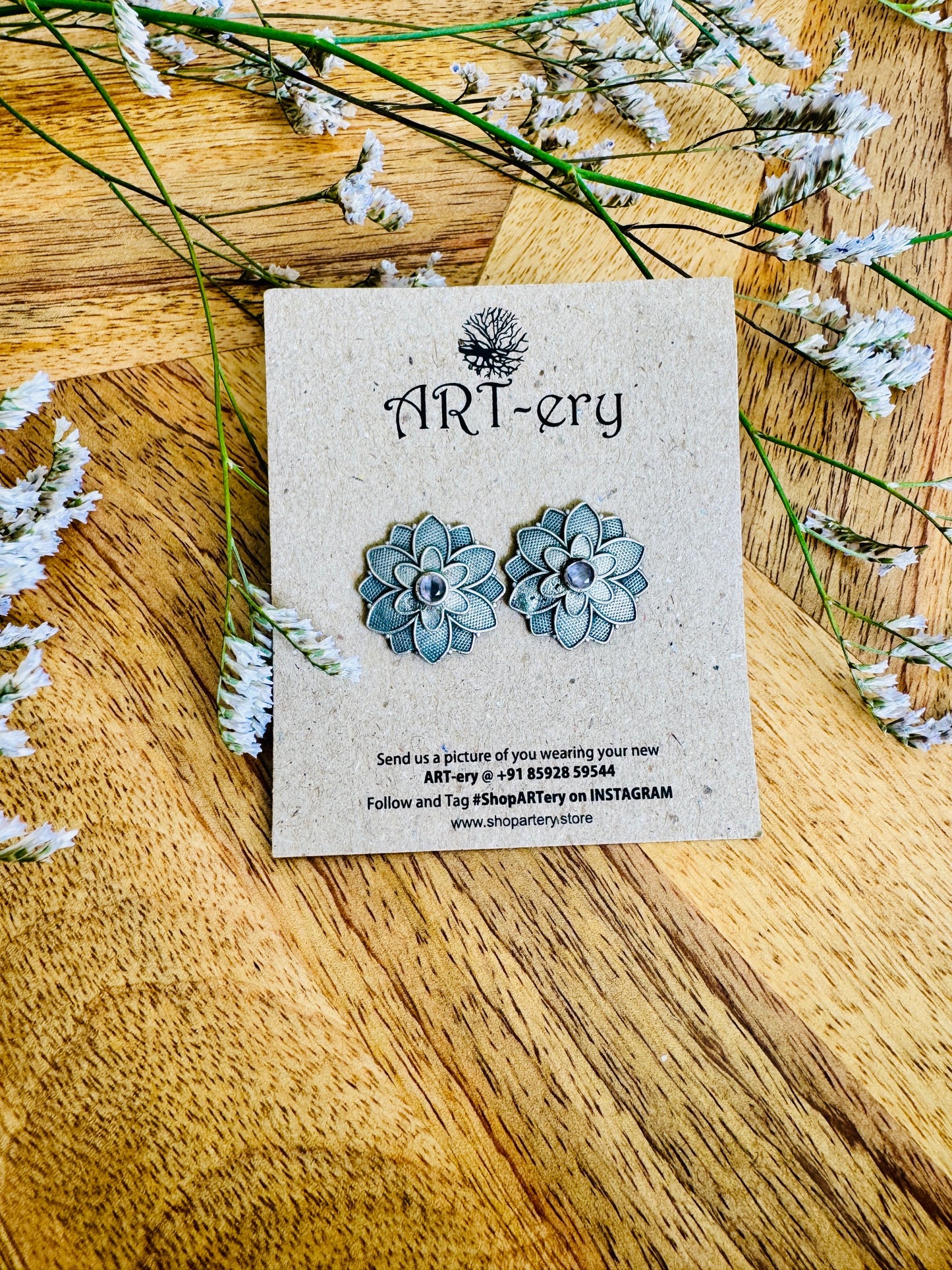 Oxidised silver flower stud - Pink