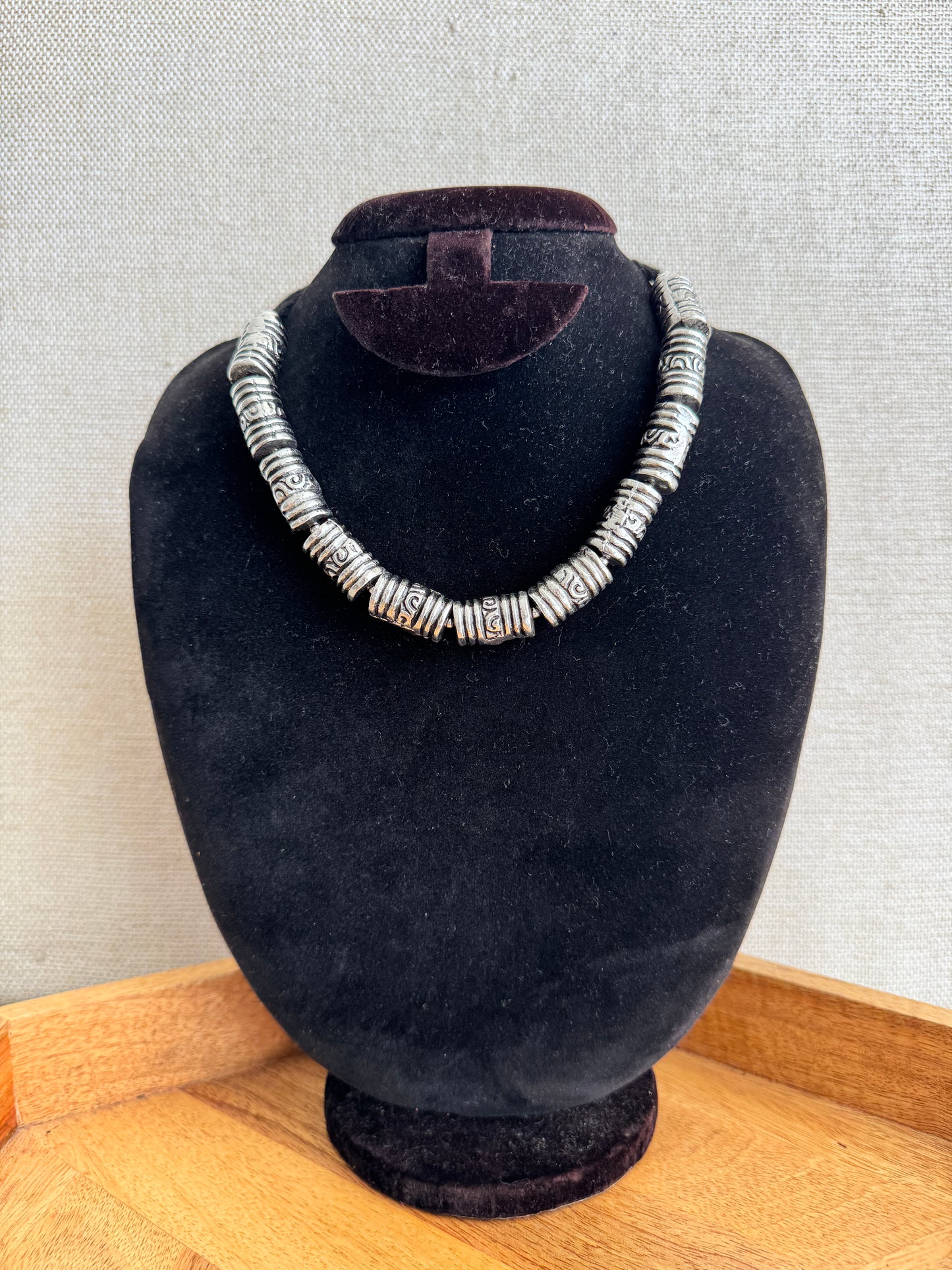silver choker necklace