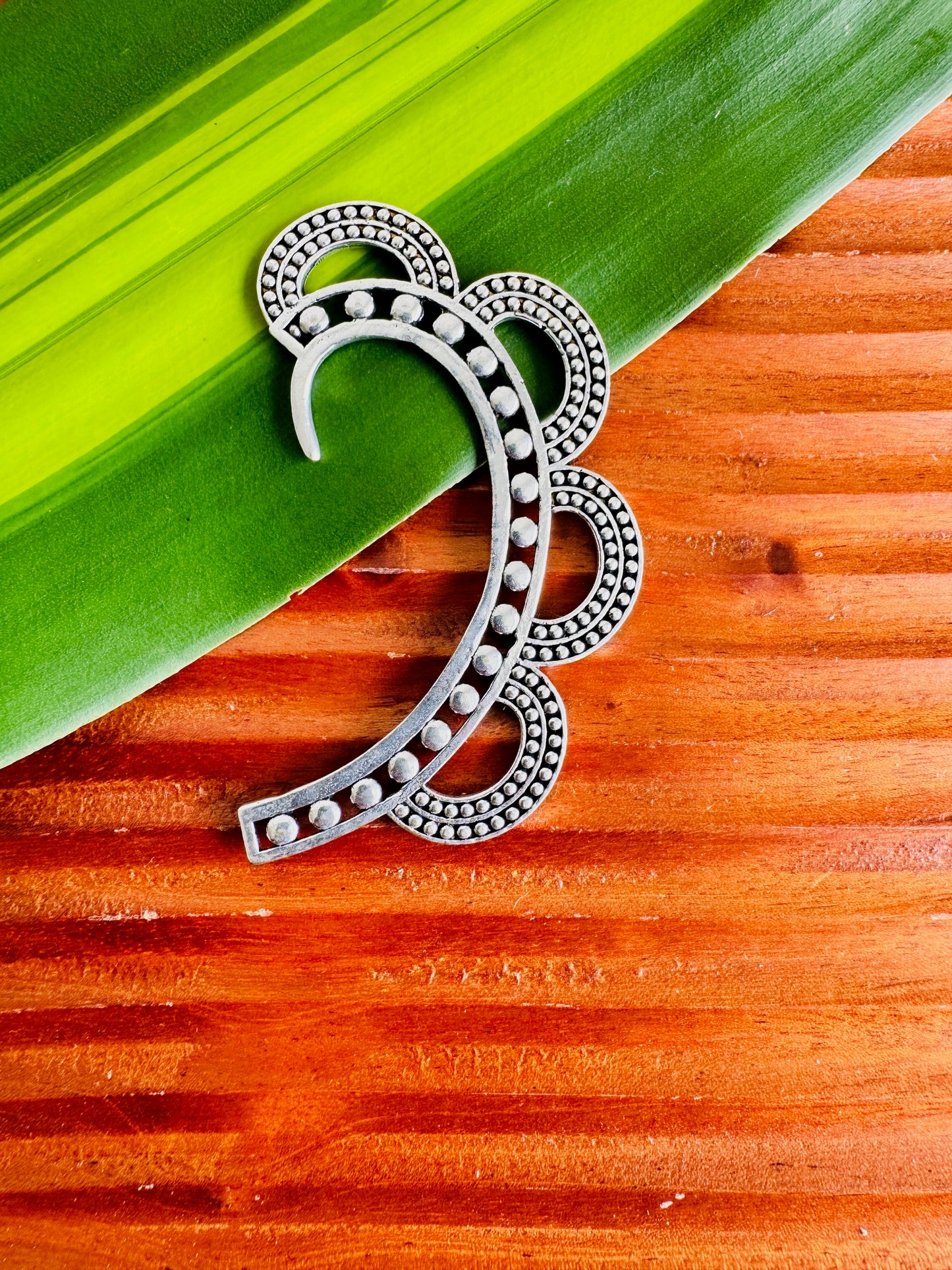 Ear cuff in Silver tone Semi circle small