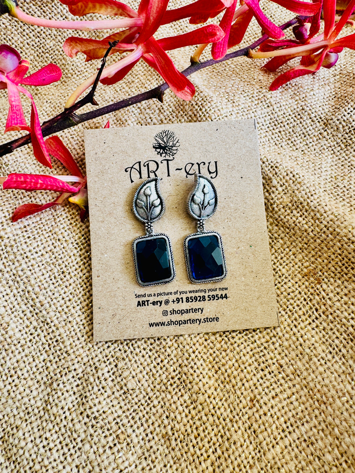 Leaf Design Lightweight Stone Earrings - Blue
