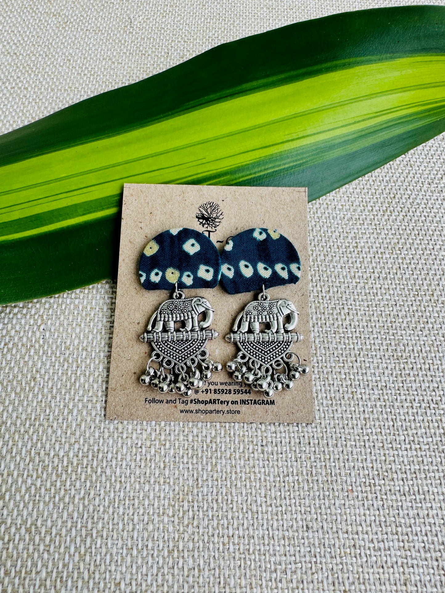 Lightweight fabric earrings - Green elephant