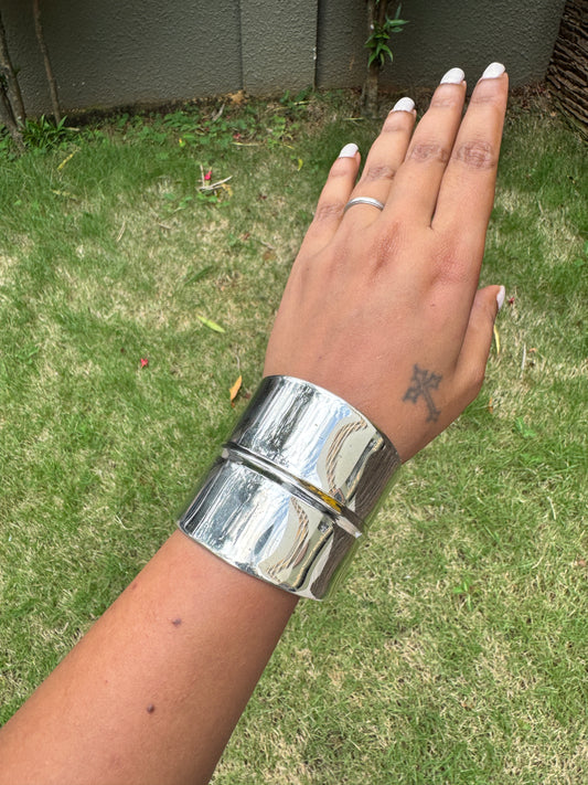 Bold and Chunky Glossy Arm Cuff - Silver