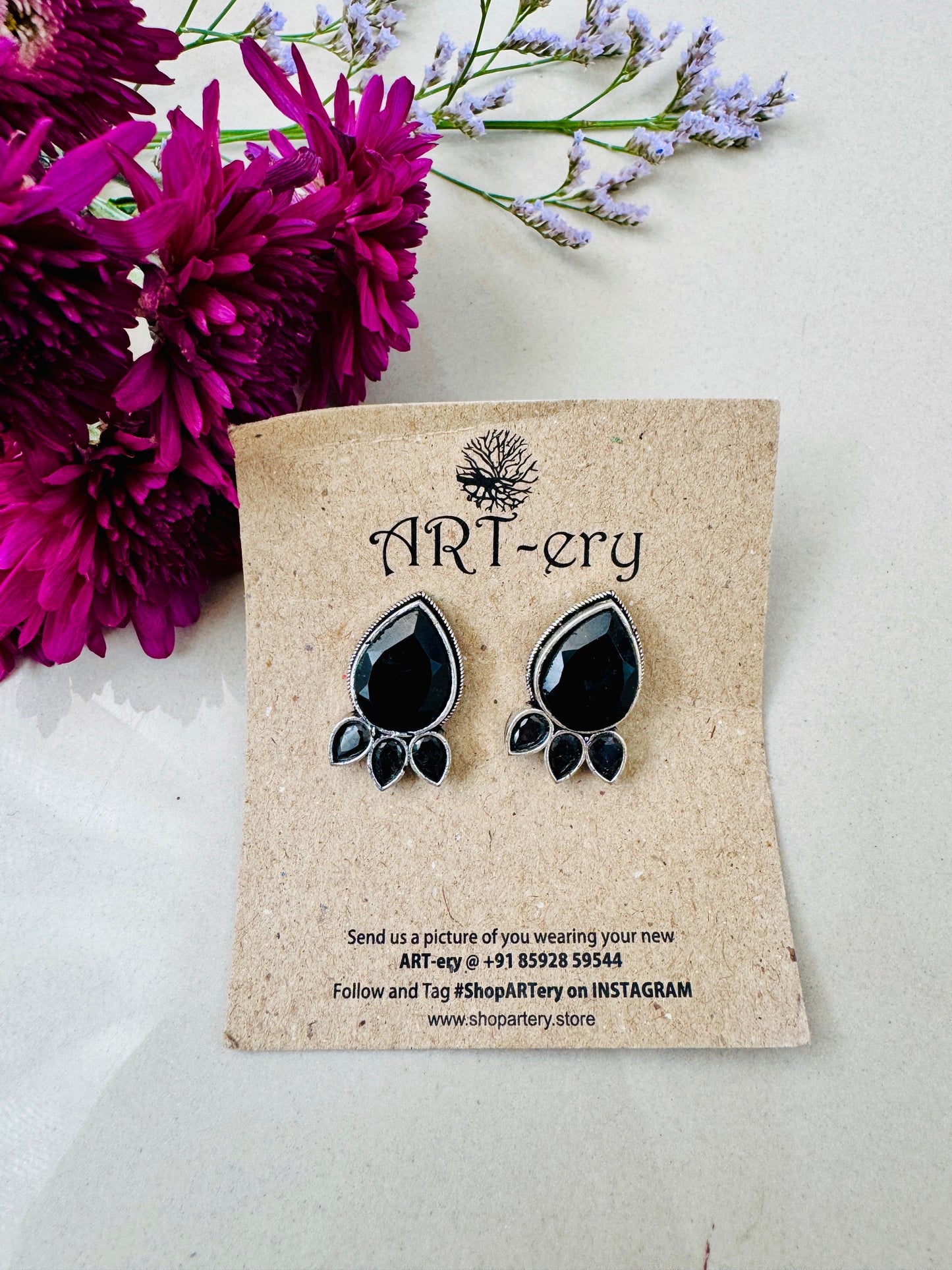 Big stone earring  - Black