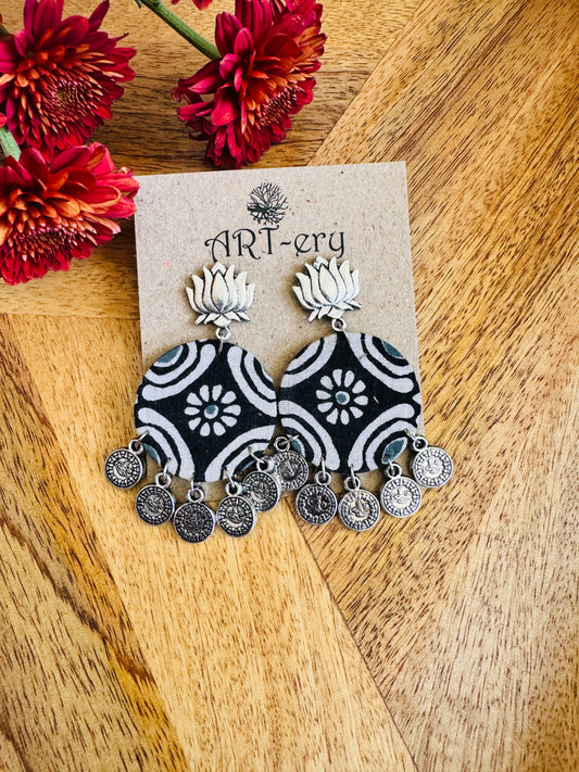 Fabric earrings - Round Black and White