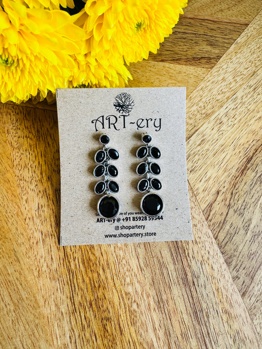 Statement drop earrings - Black