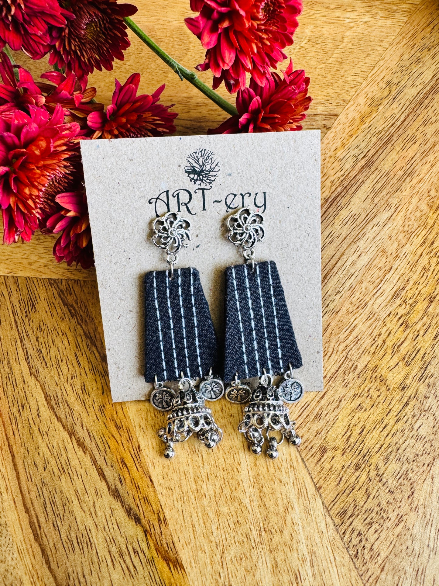 Fabric earrings - Black stripe