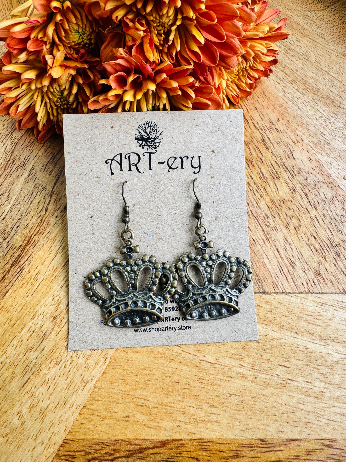 Crown earrings