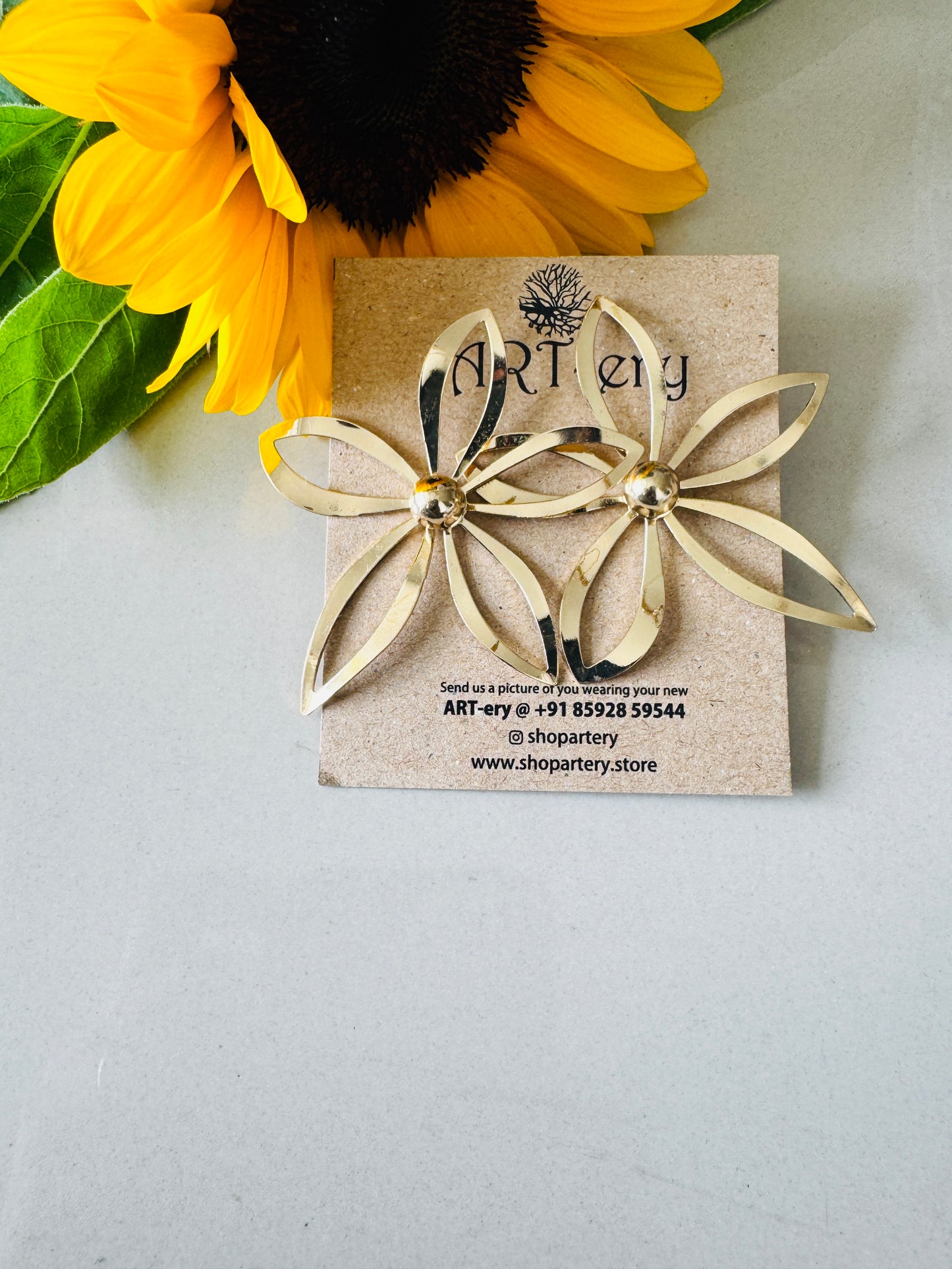 Anti tarnish statement single floral stud earrings