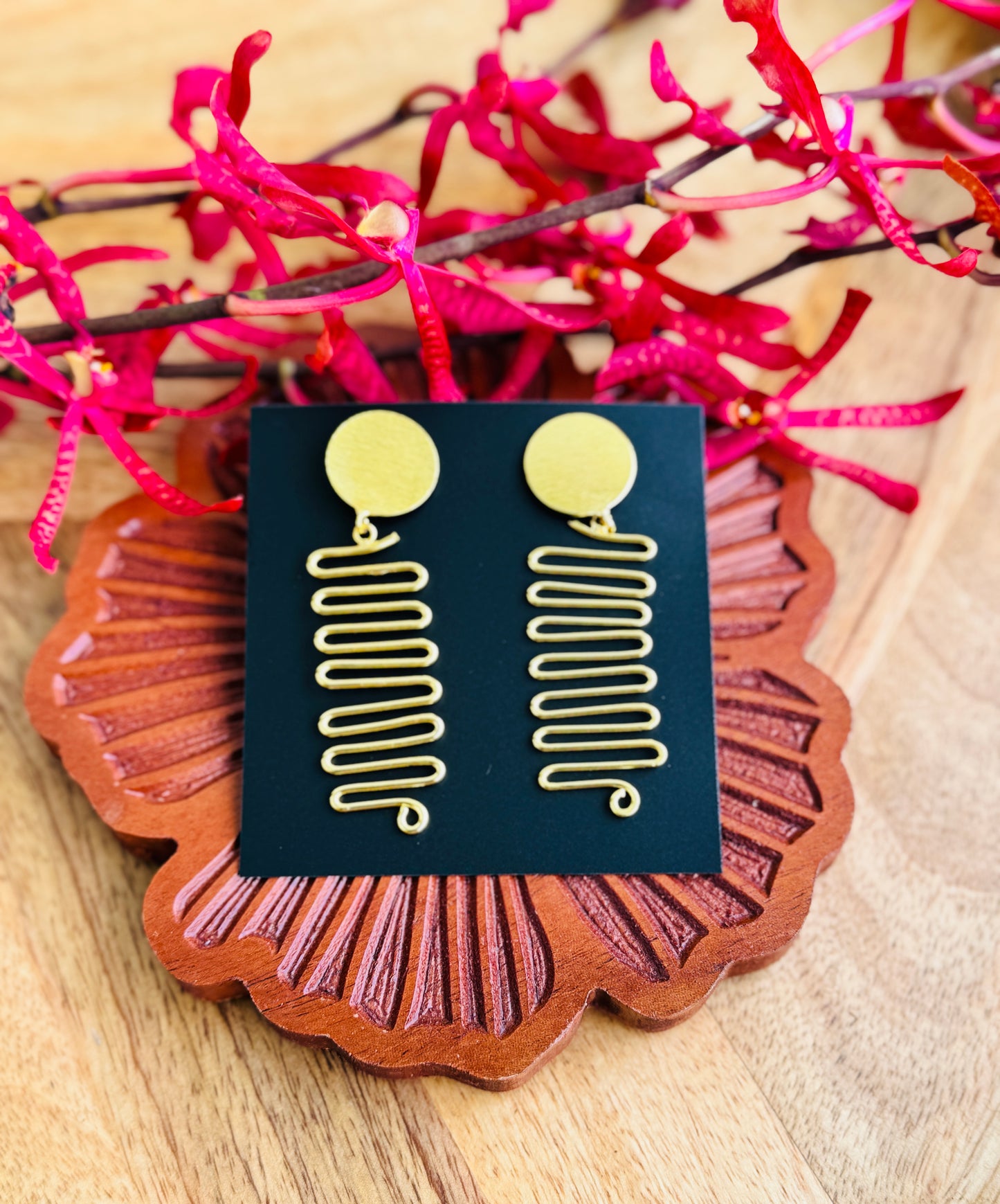 Abstract statement brass necklaces - Geometric