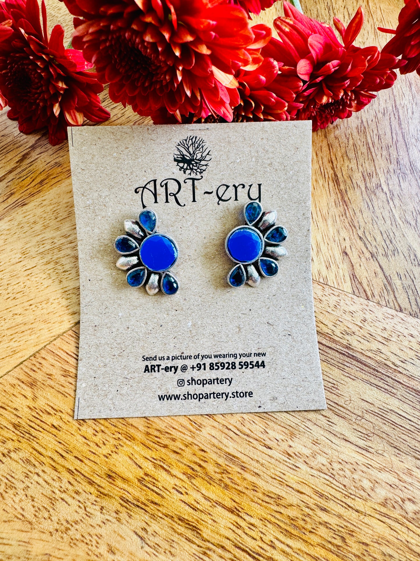 Semi circle stone earring - blue