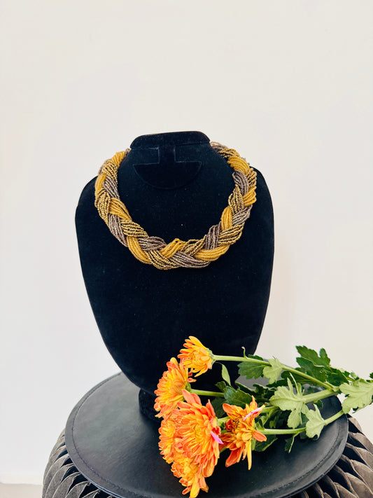 Gold twisted necklace