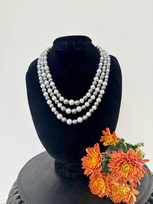 Triple layer necklace pearls