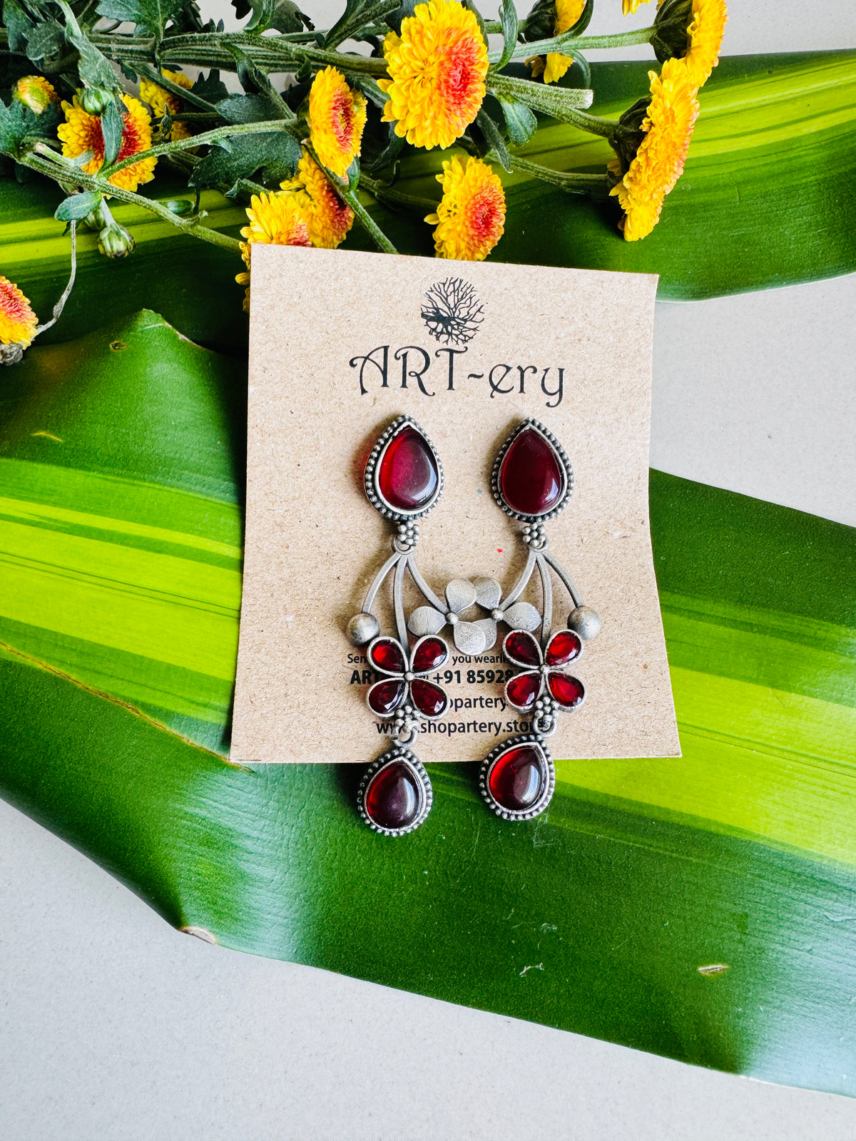 Dangler earring with stone - Red