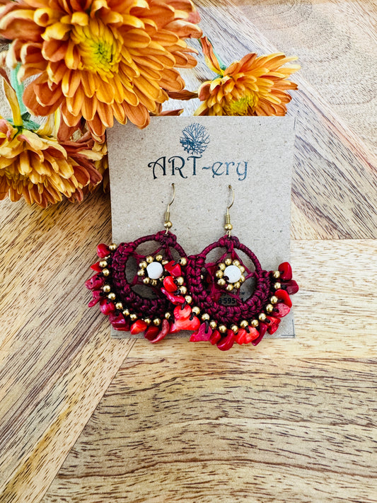 Crochet earring with star design - Red