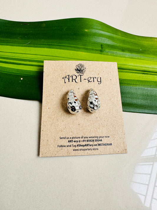 Small tear with dot earrings in silver tone