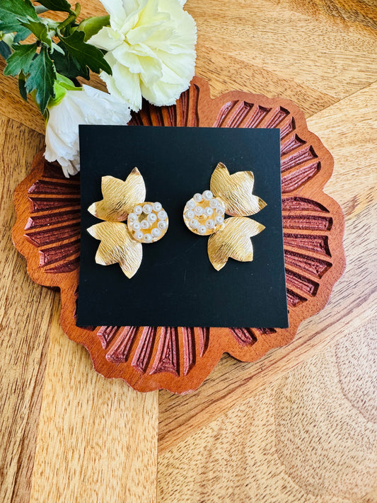 Handcrafted brass earring - Brass flower earring