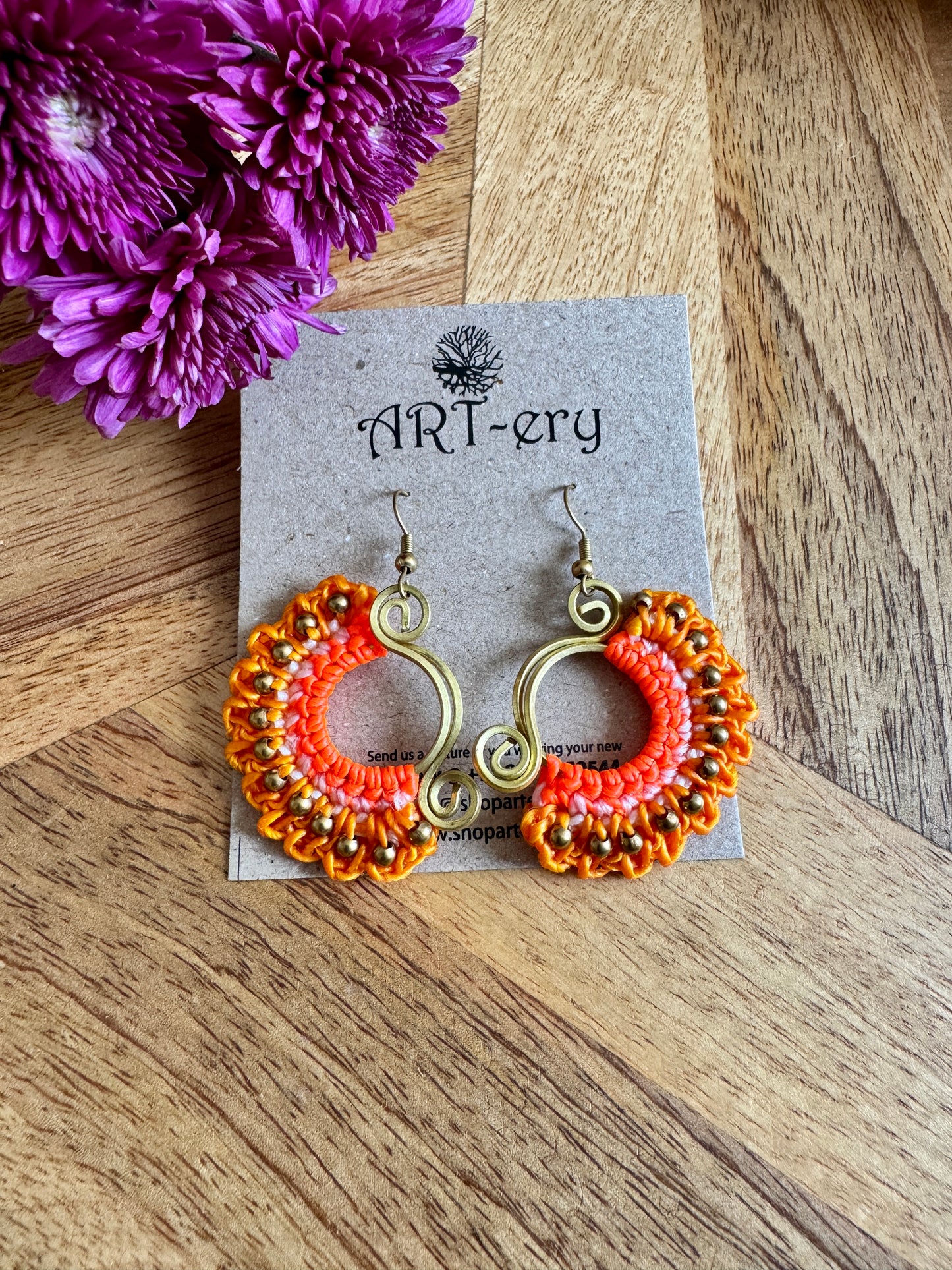 Handcrafted beaded earrings - Orange