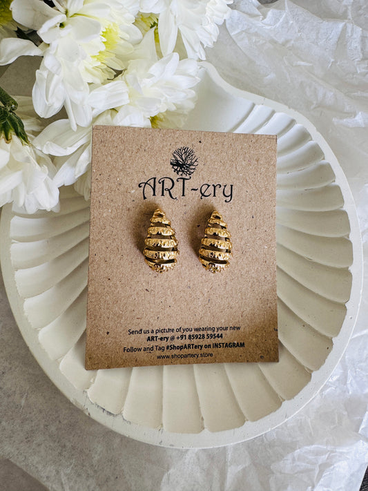 Croissant earrings in gold tone