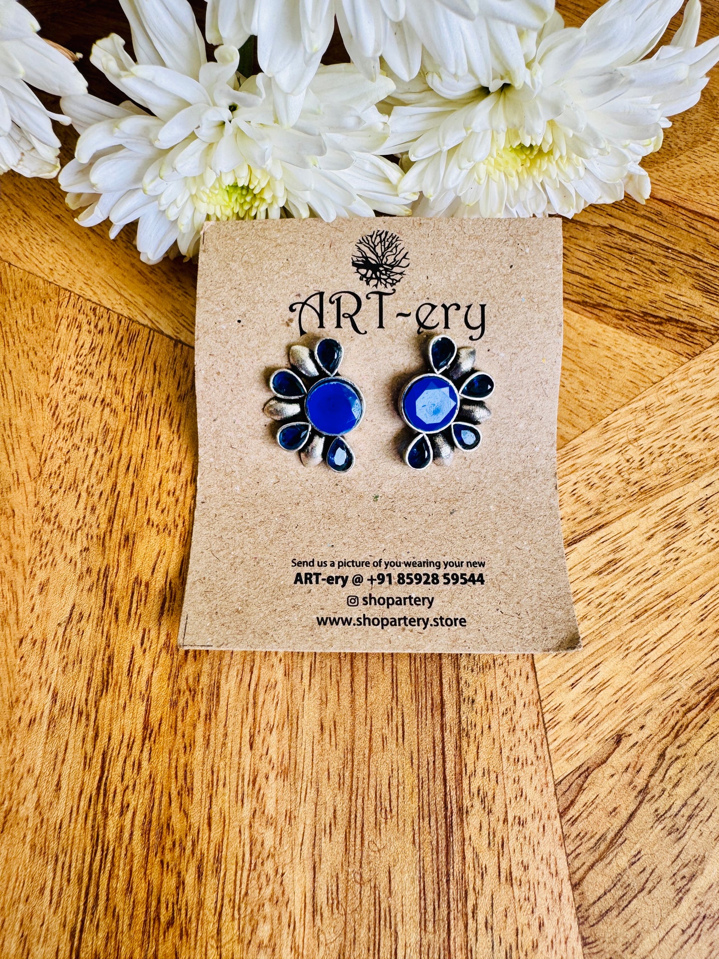 Semi circle stone earring - blue