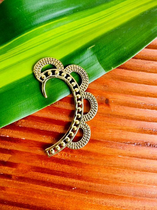 Ear cuff in Gold tone semi circle design