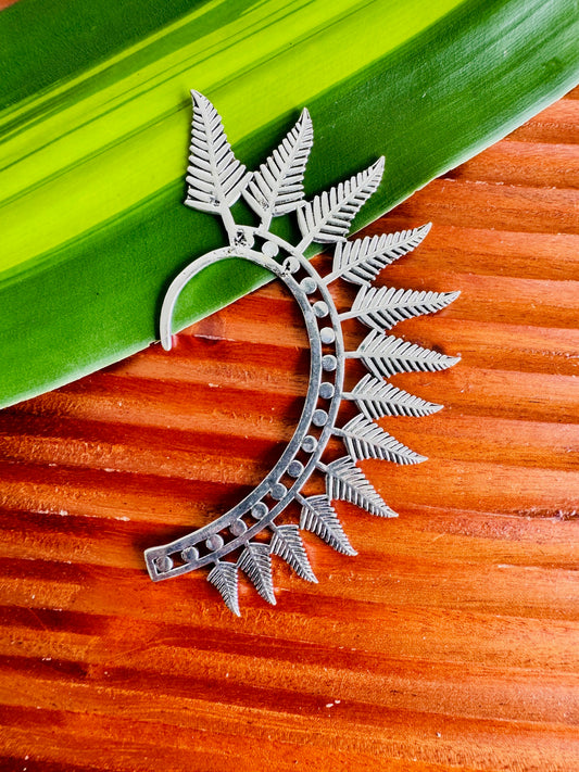 Ear cuff in silver tone leaf design