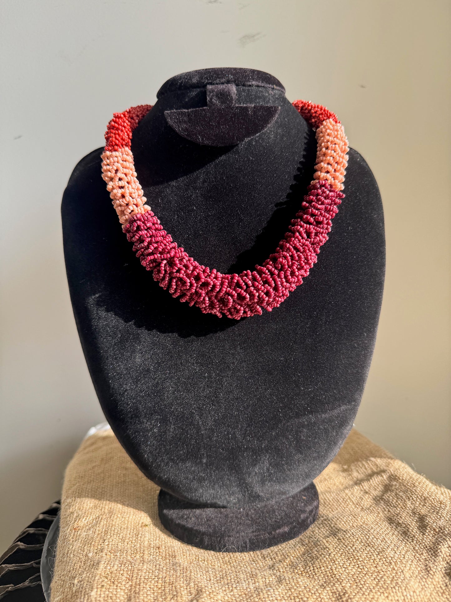 Maroon gradient beaded necklace