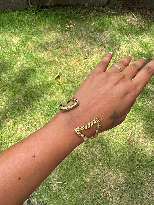 Arm Cuff - floating design - Gold