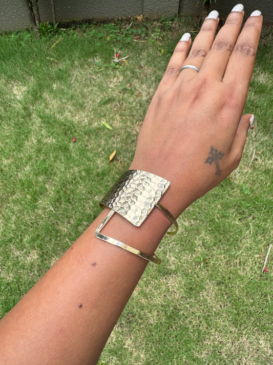 Abstract Eye-catching Arm Cuff - Gold