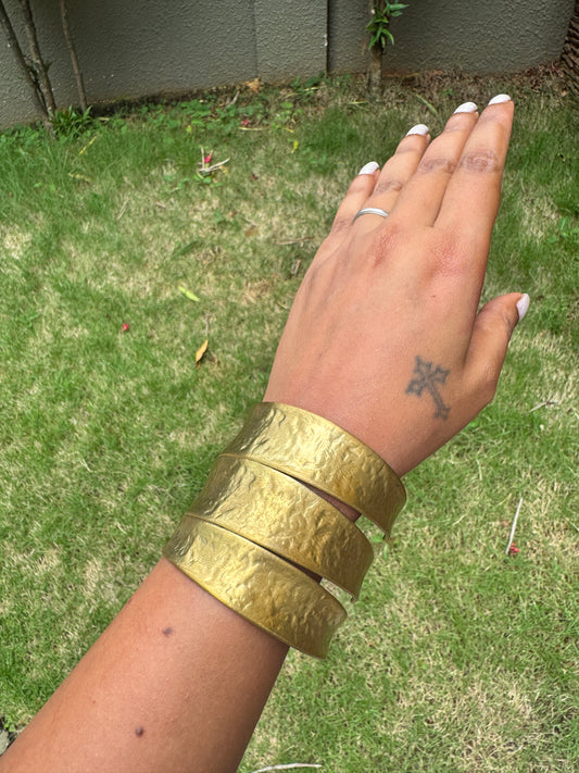 Bold and Chunky Arm Cuff - Gold
