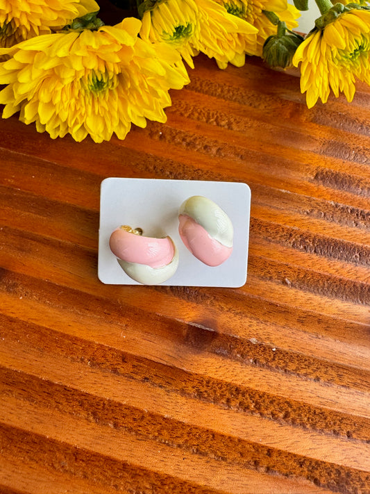 Pastel ear stud