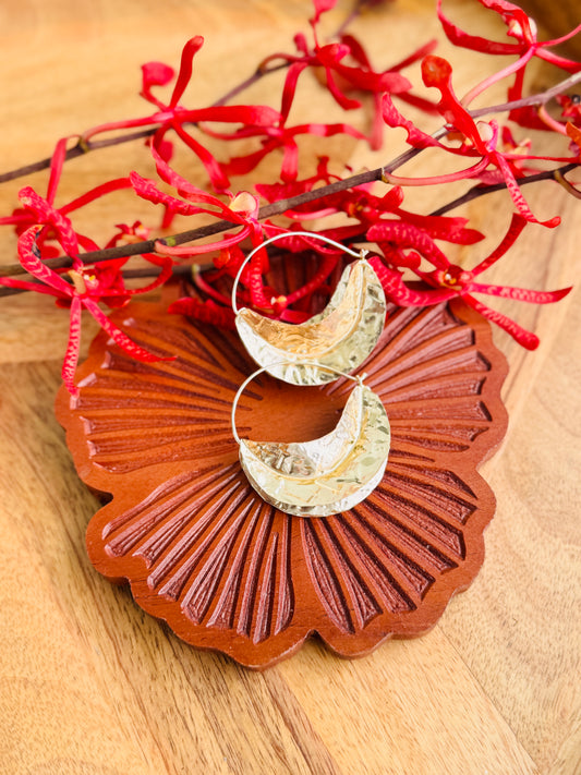 Small brass earring - Light weight